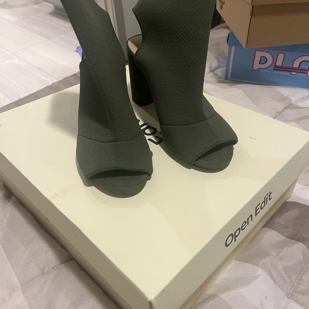 Green heeled boots!